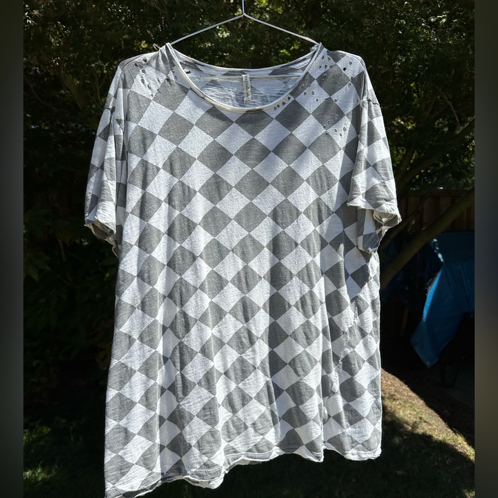 Magnolia Pearl checkered harlequin tee